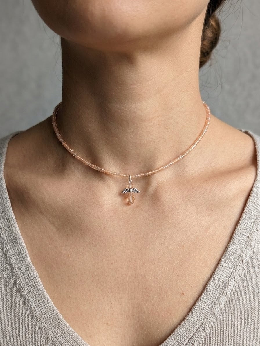 Golden Glow, Choker